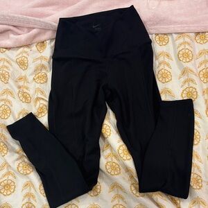 Nike High-Waisted Black Leggings
